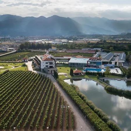 Resort Uva Nestum Wine & 5*