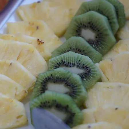 Uva Nestum Wine & 5*