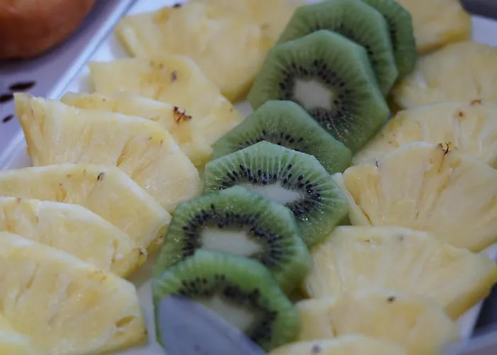 Uva Nestum Wine & 5*